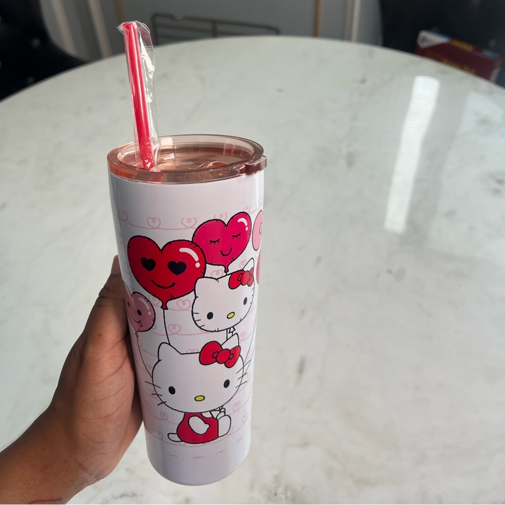 BRAND NEW HELLO KITTY LOVE TUMBLER